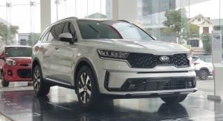 Kia Sorento giảm sốc lên tới 100 triệu, giá khởi điểm chỉ còn dưới 1 tỷ đồng